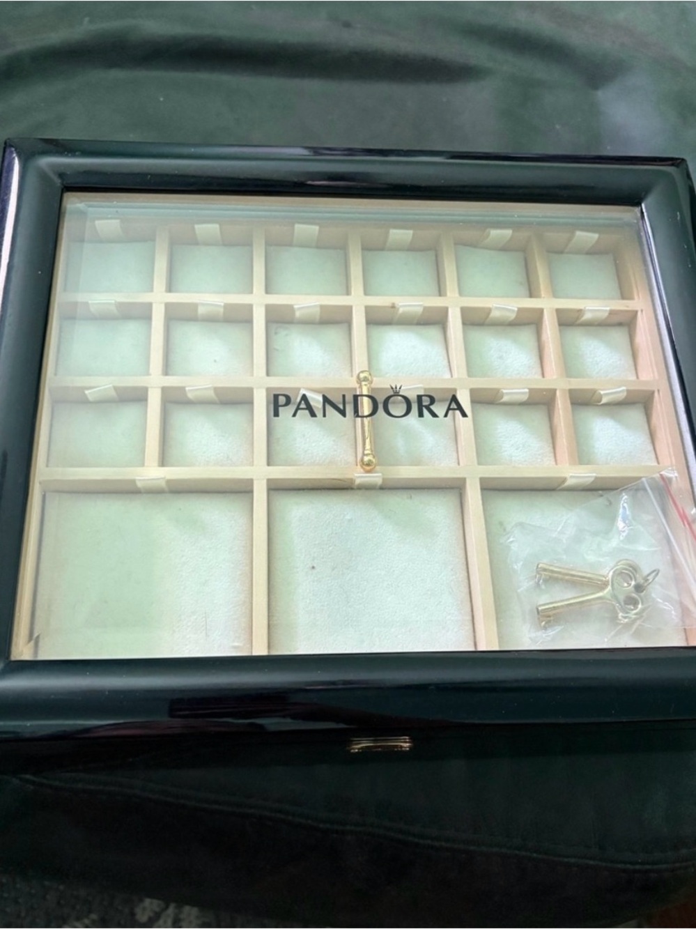2 Pandora boxes - Picture 2 of 7